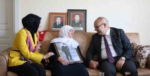 Ağrı Valisi Koç’tan şehit annesine Anneler Günü ziyareti
