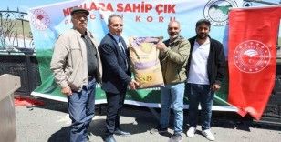 Sarıkamış’ta korunga tohumu dağıtıldı

