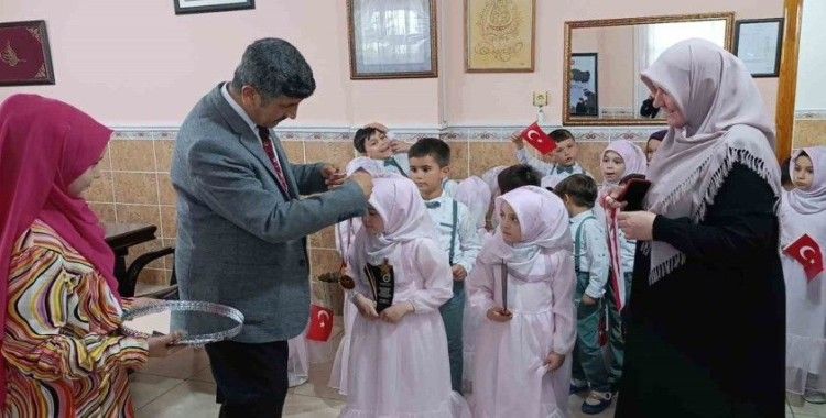 Anamur’da Kur’an ile tanışan minikler için program düzenlendi