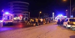 Alkollü otomobil sürücüsü motosiklete çarptı: 1 ağır, 3 yaralı
