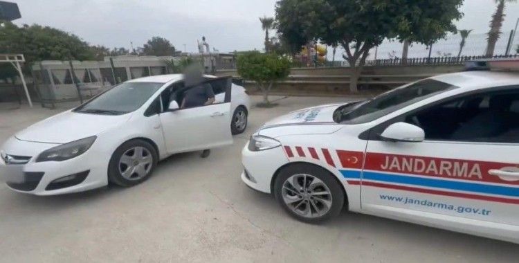 Ters şeritten gitti, sürücü belgesi alındı hastaneye sevk edildi
