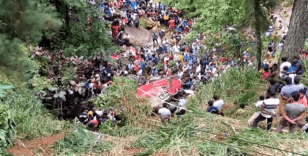 Sri Lanka'da yolcu otobüsü uçuruma yuvarlandı: 21 ölü