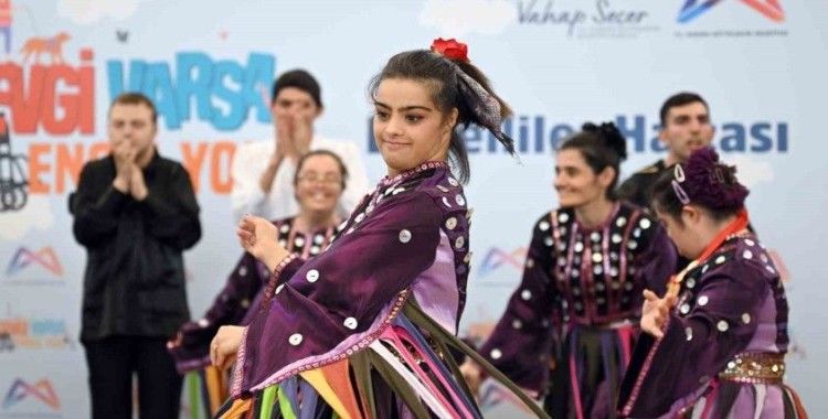 Özel bireyler engelleri sanatla aştı
