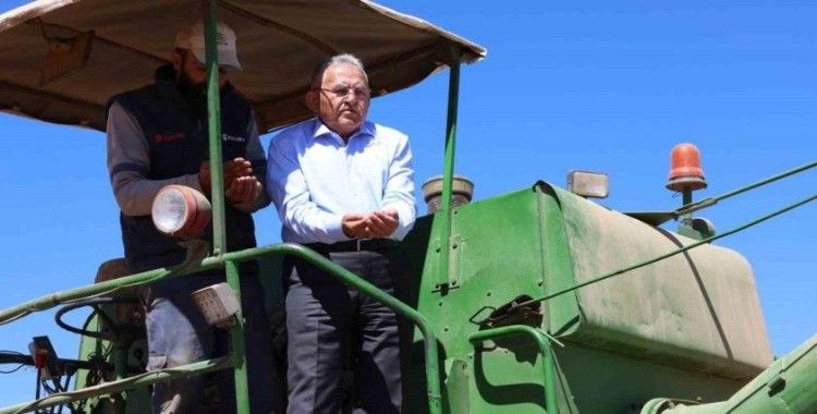 Başkan Büyükkılıç’tan üreticilere dev tohum desteği: 6 yılda 3 bin 992 ton tohum dağıtıldı