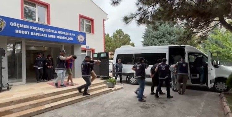 Göçmen kaçakçılığı organizatörlerine operasyon: 8 tutuklama
