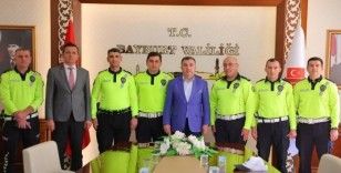 Trafik polisleri başarı belgesiyle ödüllendirildi
