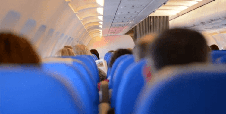 Uçakta ayağa kalkana para cezası verilecek