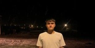 15 yaşındaki genç, husumetlilerinin silahlı saldırısına uğradı... O anlar kamerada
