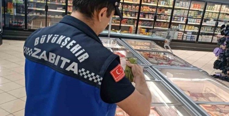 Büyükşehir zabıtasından market denetimi
