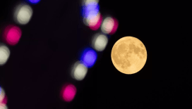 Sevgilisine Ay'ı hediye etmek istedi: NASA'dan 21 milyon dolarlık Ay taşı çaldı