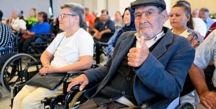 Mersin’de engellilere akülü sandalye desteği
