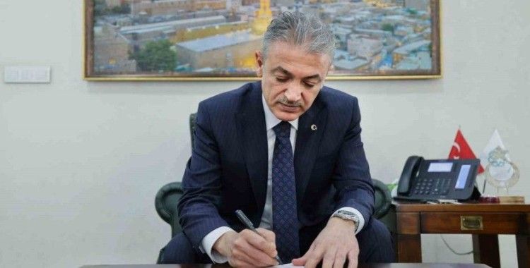 Mardin Valisi kurban vekaletini Gazze’ye ulaştırılmak üzere TDV ‘ye verdi
