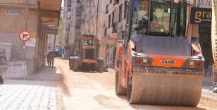 Elazığ Belediyesi Yeni Mahalle’de asfaltlama çalışmalarını sürdürüyor
