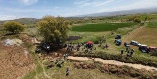 Yüzün üzerinde köylü tarım için bir araya geldi: 4 kilometre uzunluğundaki sulama kanalı imece usulüyle temizlendi
