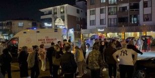 Otomobilin çarpıp kaçtığı 2 yaya ağır yaralandı
