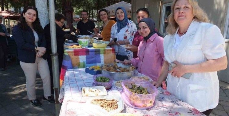 Balıkesir’de çölyaklılar geleneksel kahvaltıda bir araya geldi
