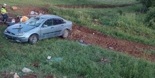 Dursunbey’de otomobil şarampole uçtu; 3 yaralı
