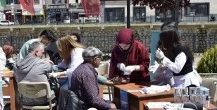 Bayburt’ta ‘Hipertansiyon Günü’ kapsamında vatandaşların tansiyonları ölçüldü

