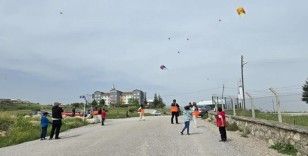 AFAD gönüllülerinden çocuklara uçurtma şenliği
