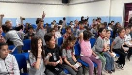 Üniversite öğrencileri miniklere trafik bilinci aşıladı
