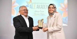 Başkan Büyükkılı’tan Aile Akademisine ziyaret
