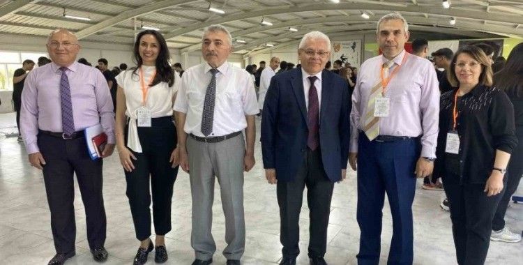 Gençler biyoloji ile buluştu
