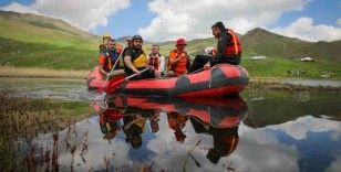 Vali Çelik, 3400 rakımda vatandaşlarla buluştu
