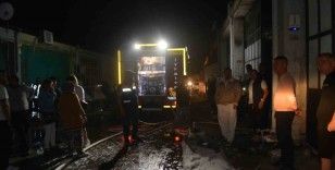 Ayvalık’ta gözlük fabrikası alev alev yandı
