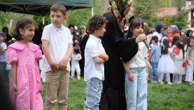 Minik öğrenciler yıl boyunca ezberledikleri duaları okuyarak hünerlerini sergilediler
