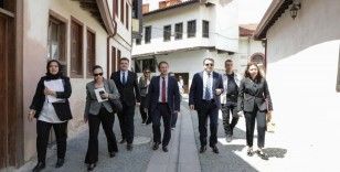 Kütahya’da ’Pekmez Pazarı Sokak Sağlıklaştırma Projesi’ yerinde incelendi
