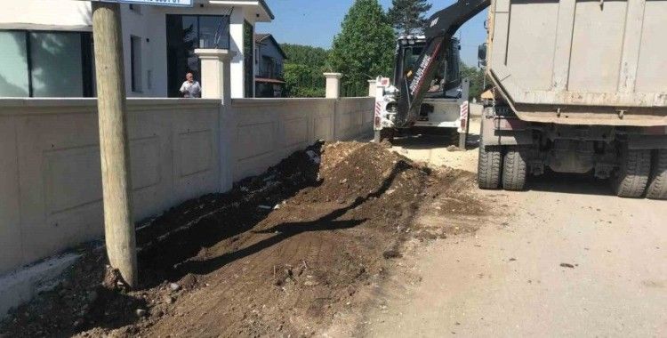 Köy yollarında çalışmalar sürüyor