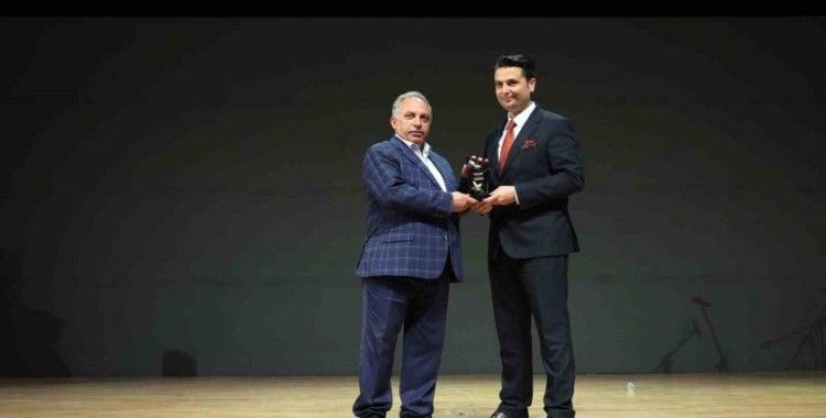 Başkan Yalçın’a ’Turizme katkı onur’ ödülü