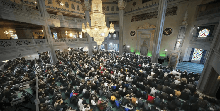 Diyanet açıkladı: İl il Kurban Bayramı namazı saatleri belli oldu