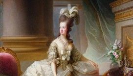 Versailles Sarayı'na satılan ve Marie Antoinette'e ait olduğu düşünülen 'kraliyet mobilyaları' sahte çıktı