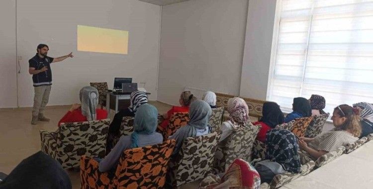 ’En iyi polis annedir’ eğitimi Vefa Konağı’nda verildi
