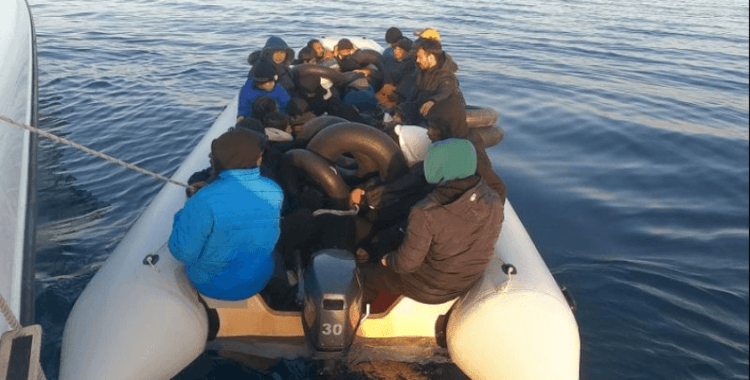 Çanakkale açıklarında 37 düzensiz göçmen yakalandı
