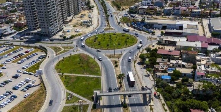 Mersin’de D-400 üzerindeki kavşaklara peyzaj düzenlemesi
