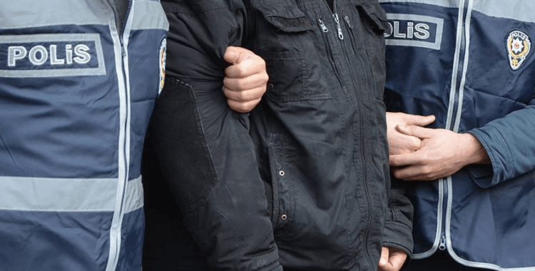 İzmir'de tesettürlü kadının işletmeye alınmadığı iddiasına 3 gözaltı