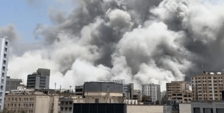 Tahran'da şiddetli patlama sesleri duyuldu