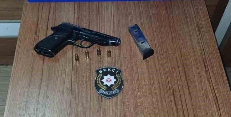 Ruhsatsız ses tabancasıyla yakalanan şahsa para cezası
