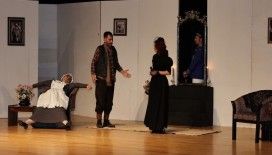 Kütahya’da "Anton Çehov Gecesi" tiyatroseverlerden ilgi
