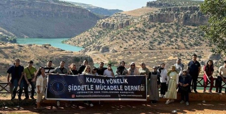 Elazığlı kadınlar ve gençler Diyarbakır’ı gezdi
