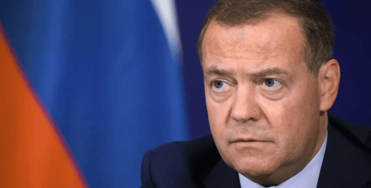 Medvedev'den Trump'a İran'a nükleer silah transferi yanıtı: Rusya bunu yapmayacak
