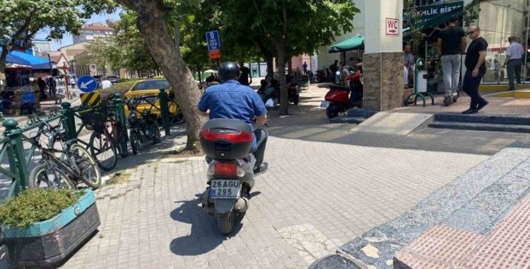 Motosikletler için kural yok gibi

