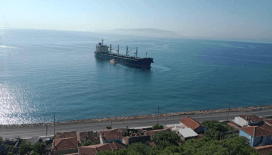 Tekirdağ'da kuru yük gemisi karaya oturdu