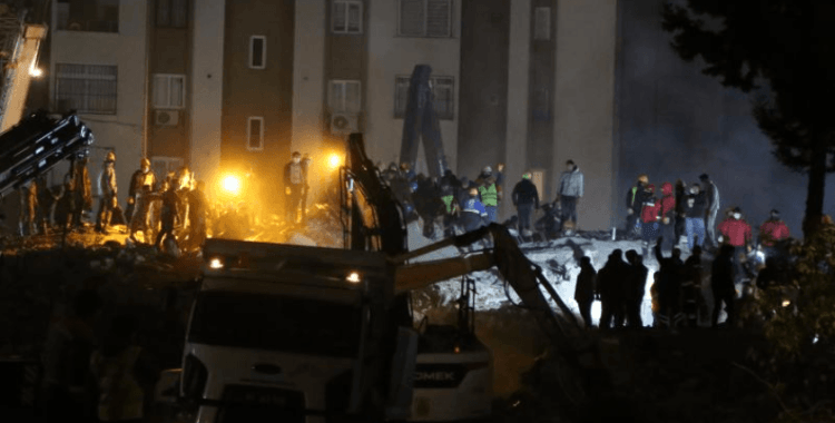 Depremde yıkılan apartmanla ilgili 9 eski kamu görevlisine de dava açıldı