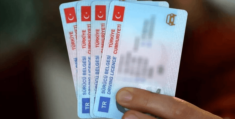 Ehliyet yenileme ücreti 7 bin 438 TL'ye çıkacak: Yenilemek için son gün ne zaman?