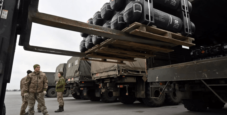 Fransız gazeteci: Trump’ın amacı ABD silah sanayisini ayakta tutmak