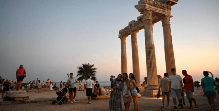 Tarihi rekora son bir adım: Antalya'da tüm zamanların temmuz rekoru kırıldı