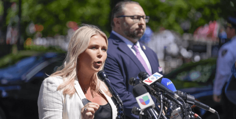 Beyaz Saray: Trump, İsrail'in Suriye'deki bombardımanlarından şaşkınlık duydu